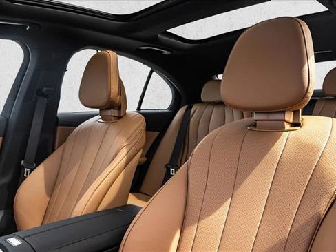 New 2026 Mercedes-Benz E 350 4MATIC Sedan image 22
