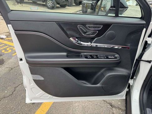 Used 2023 Lincoln Corsair Reserve w/ Equipment Group 201A image 14