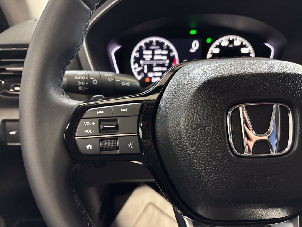 Used 2024 Honda Pilot Touring image 12
