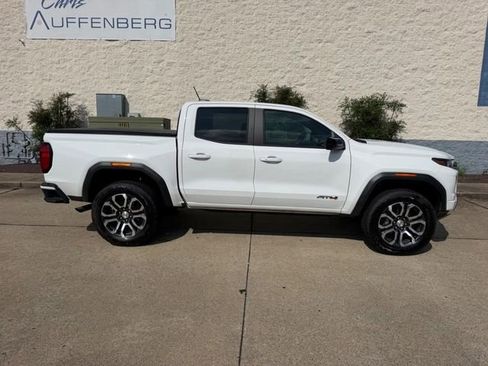 Used 2024 GMC Canyon AT4 w/ AT4 Premium Package AWD/4WD image 2