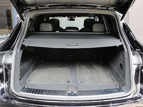 Used 2022 Porsche Cayenne Platinum Edition AWD/4WD image 8
