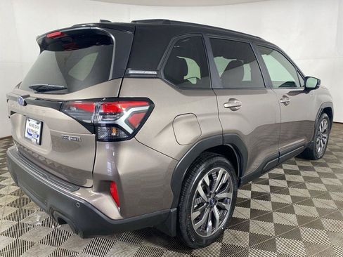 Used 2025 Subaru Forester Touring AWD/4WD image 6