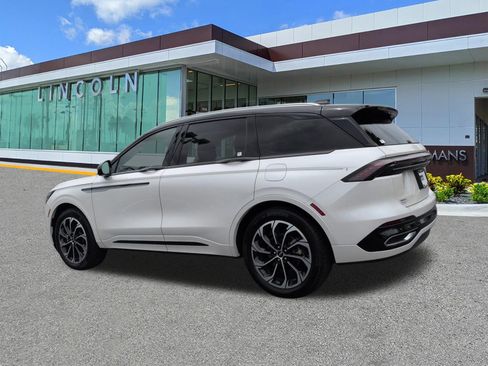 Certified 2025 Lincoln Nautilus Reserve AWD/4WD image 7