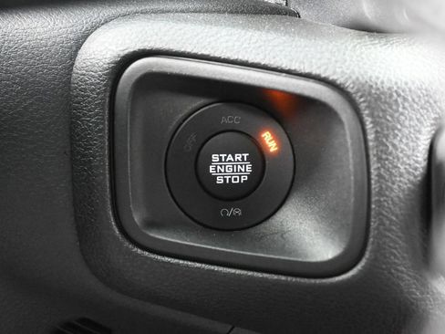 Used 2025 Jeep Wrangler Unlimited Sport AWD/4WD image 25
