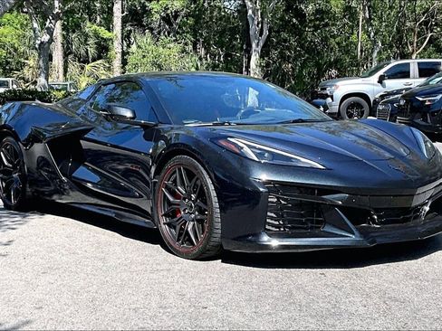 Used 2023 Chevrolet Corvette Z06 RWD image 2