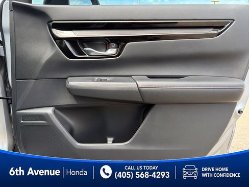 Used 2025 Honda CR-V Sport Touring image 17