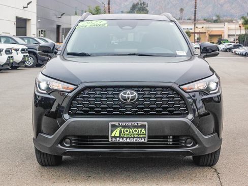 Used 2023 Toyota Corolla Cross LE image 2