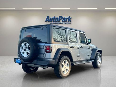 Used 2018 Jeep Wrangler Unlimited Sport S AWD/4WD image 8