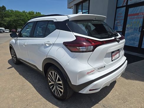 Used 2024 Nissan Kicks SR w/ SR Premium Package FWD image 8