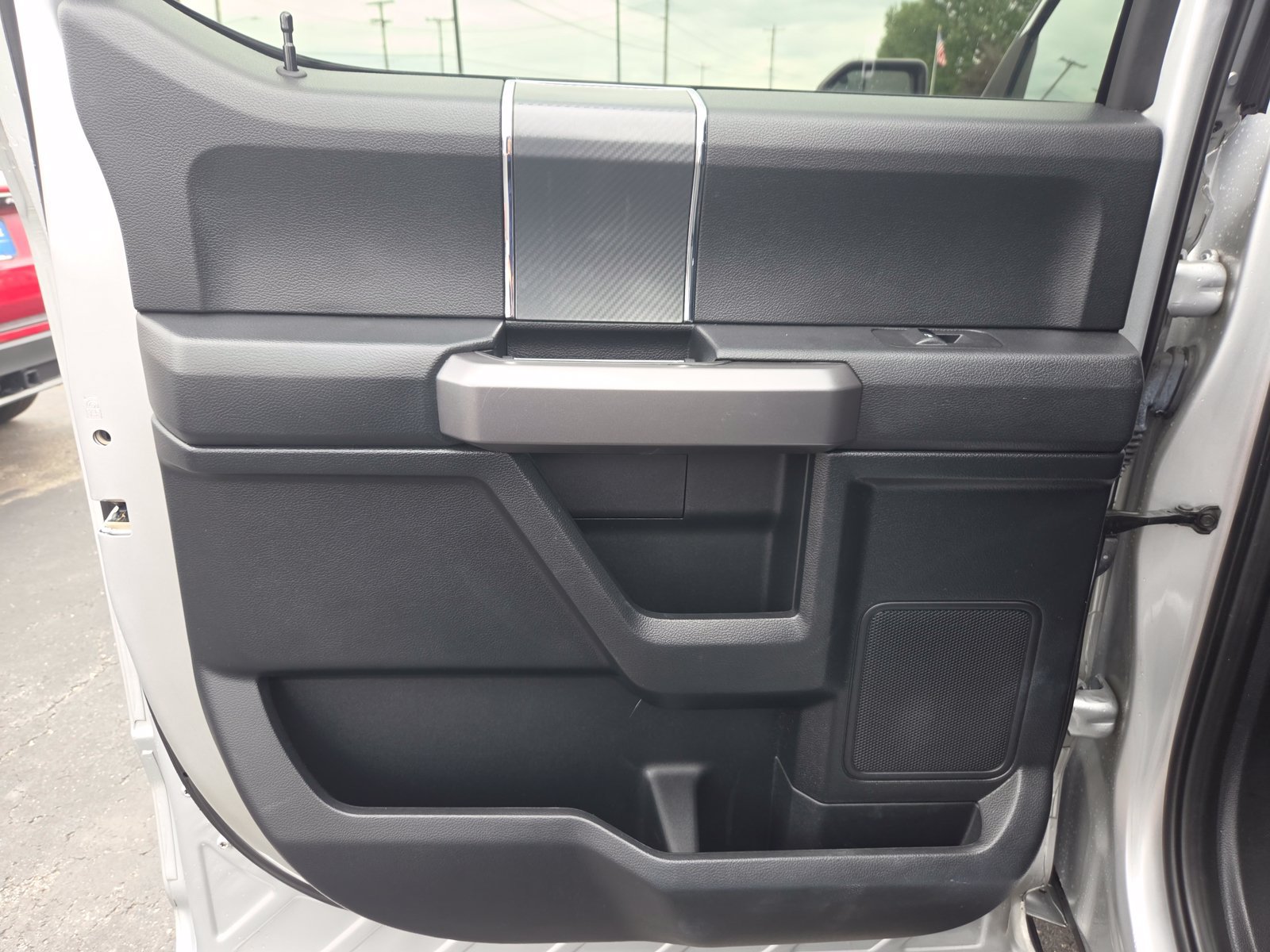 Used 2019 Ford F150 XLT w/ Equipment Group 302A Luxury AWD/4WD image 19