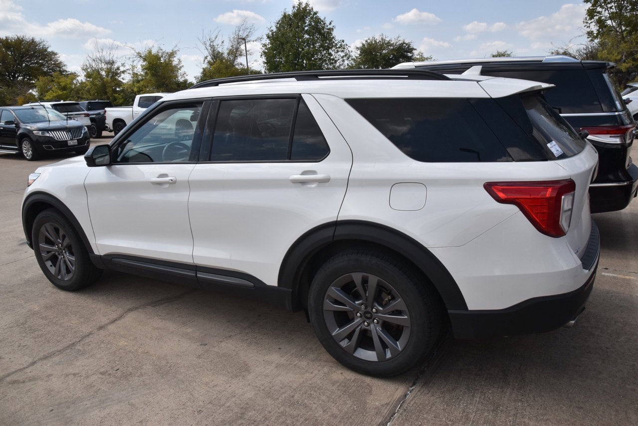 Used 2022 Ford Explorer XLT w/ Equipment Group 202A RWD image 8