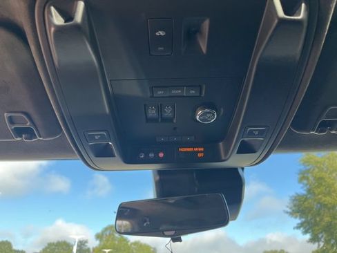 Used 2020 Cadillac Escalade Platinum AWD/4WD image 30