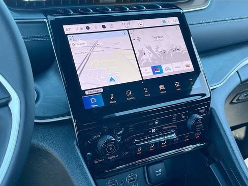 New 2025 Jeep Grand Cherokee L Limited w/ Trailer Tow Package image 15