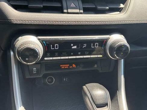 Used 2019 Toyota RAV4 XLE AWD/4WD image 30