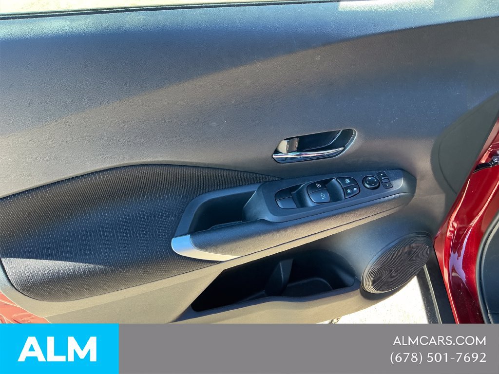 Used 2022 Nissan Kicks SV w/ Interior Electronics Package FWD image 11