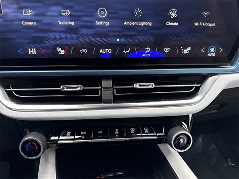 New 2026 Chevrolet Equinox EV LT image 25