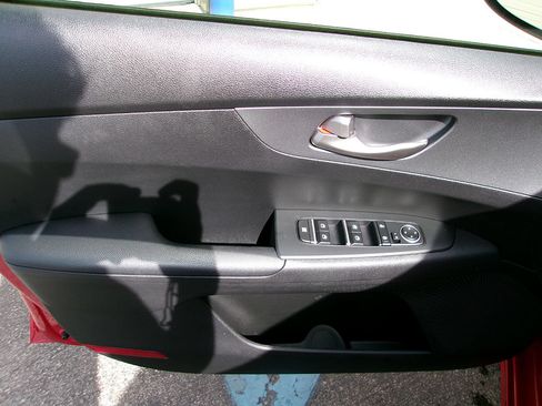 Used 2021 Kia Forte LXS FWD image 16