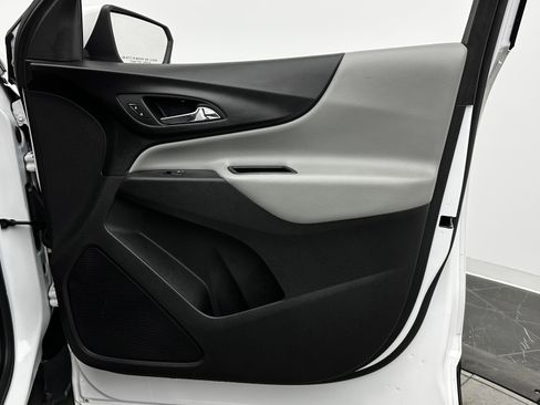 Used 2020 Chevrolet Equinox LT image 32