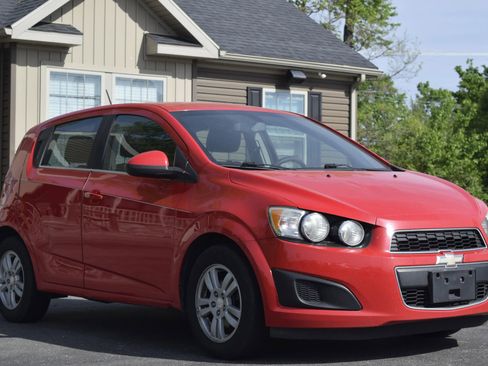 Used 2015 Chevrolet Sonic LT FWD image 4