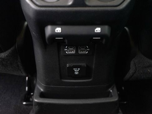 Used 2021 Jeep Wrangler Unlimited Sahara image 28