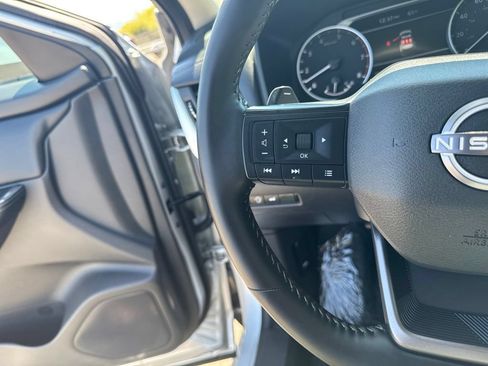 Used 2025 Nissan Rogue SV FWD image 23