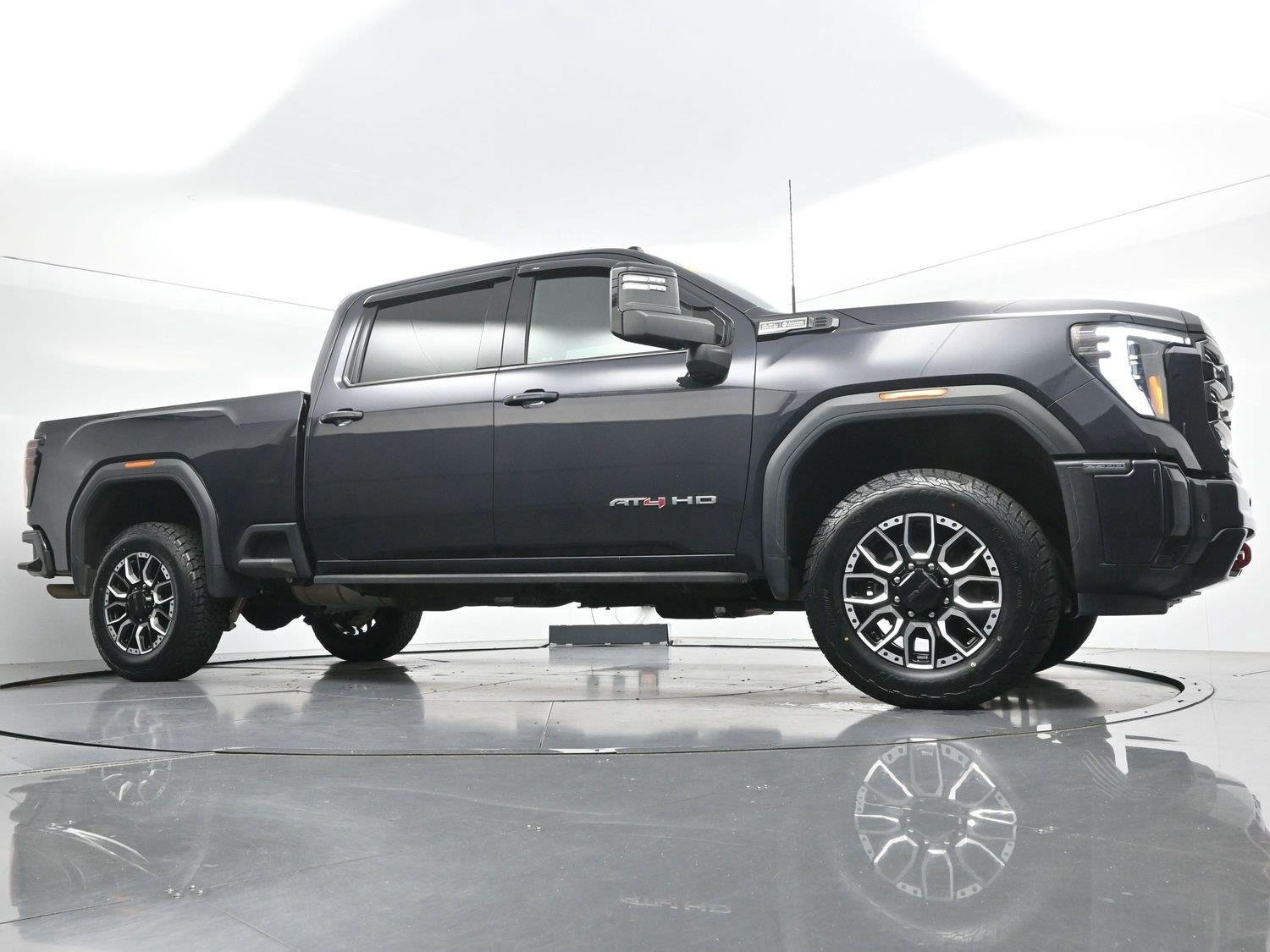 Used 2024 GMC Sierra 2500 AT4 w/ AT4 Premium Plus Package AWD/4WD image 43