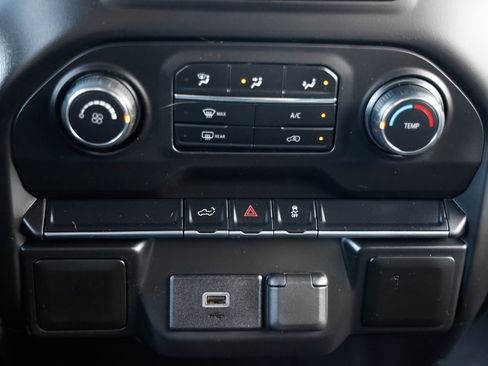 Used 2020 Chevrolet Silverado 1500 Custom w/ Custom Value Package image 35