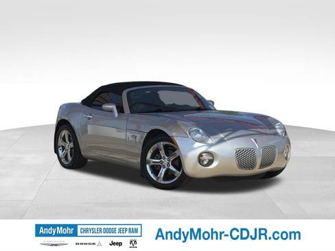 Used 2007 Pontiac Solstice Convertible w/ Premium Package RWD image 1