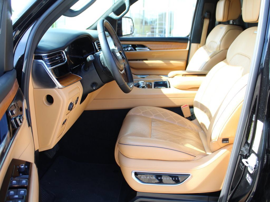 Used 2023 Jeep Grand Wagoneer Series III w/ Rear Seat Video Group 1 AWD/4WD image 16