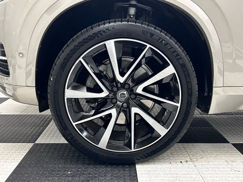 Used 2018 Volvo XC90 T6 Momentum w/ Convenience Package AWD/4WD image 8