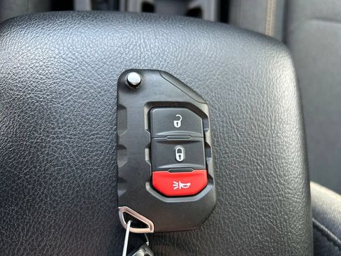 Used 2025 Jeep Wrangler Unlimited Sport AWD/4WD image 35