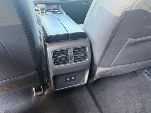 Used 2025 Nissan Rogue SV FWD image 24