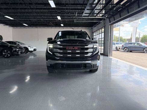 Used 2024 GMC Sierra 1500 SLE w/ Preferred Package AWD/4WD image 9