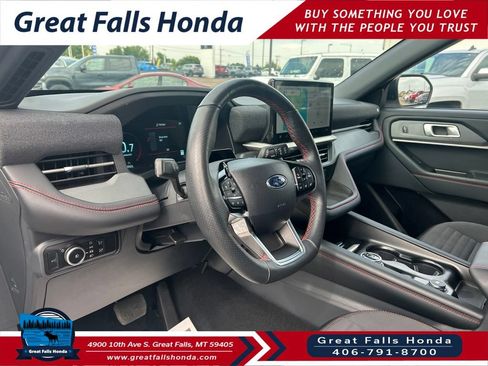 Used 2025 Ford Explorer ST-Line w/ ST-Line Street Pack AWD/4WD image 13