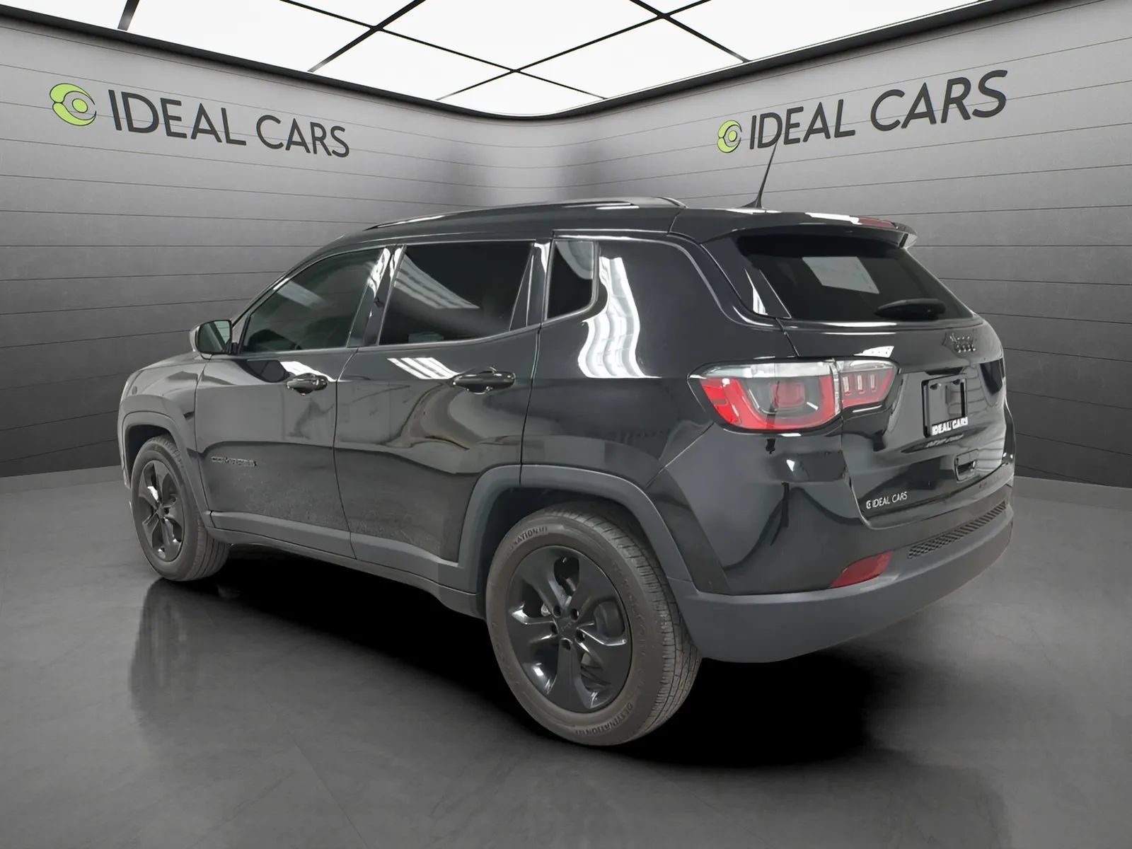 Used 2018 Jeep Compass Latitude w/ Popular Equipment Group FWD image 7