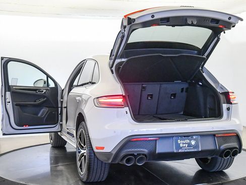 Used 2024 Porsche Macan AWD/4WD image 29