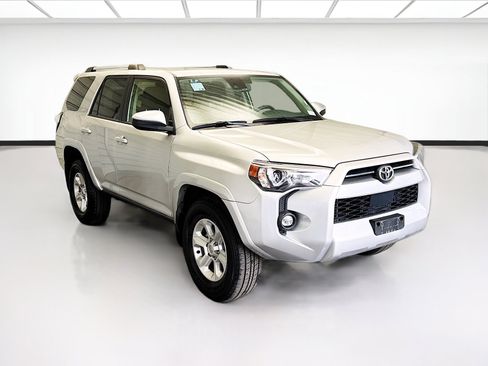 Used 2023 Toyota 4Runner SR5 image 3