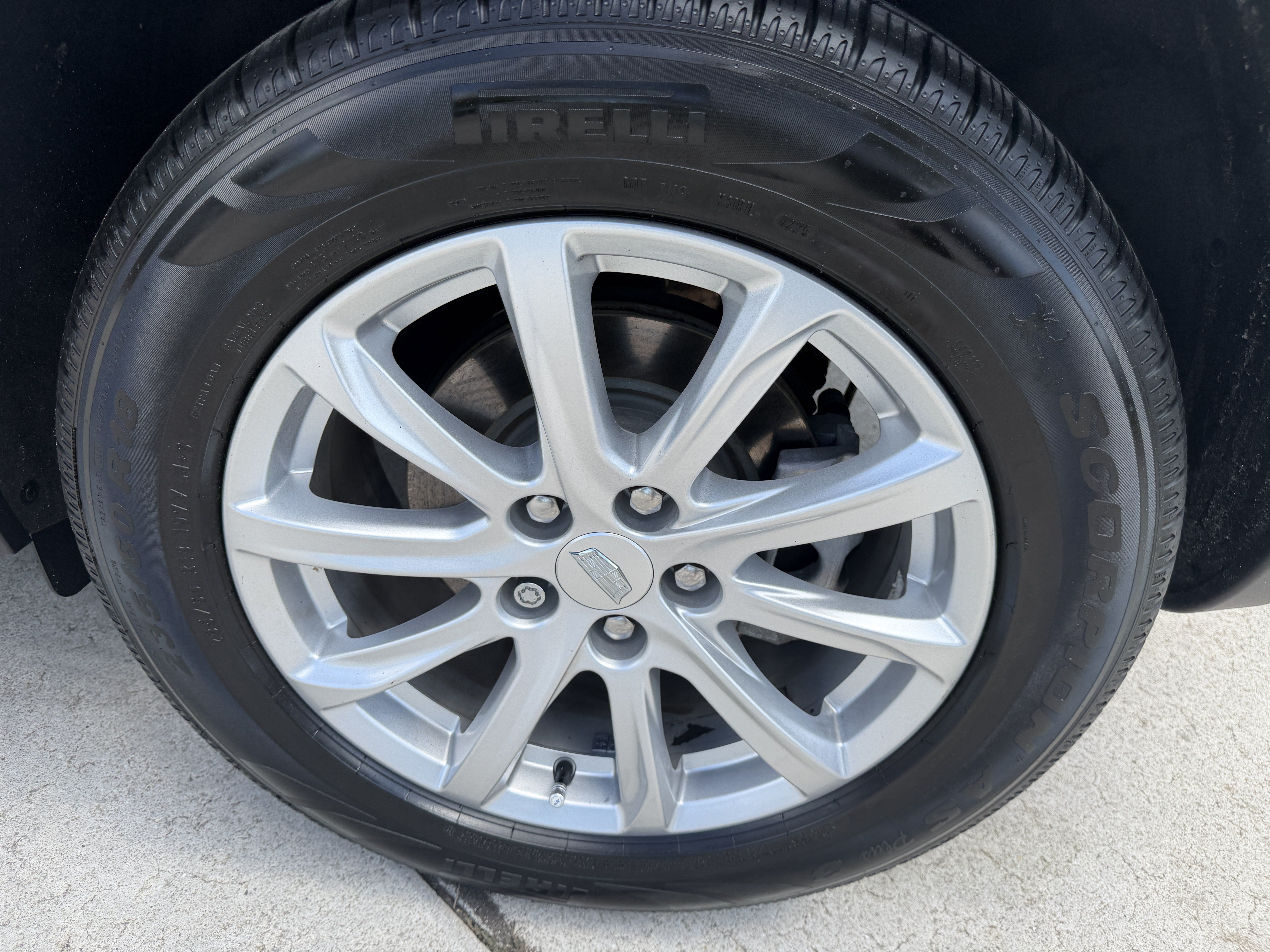 Used 2021 Cadillac XT4 Luxury w/ Driver Awareness Package FWD image 32
