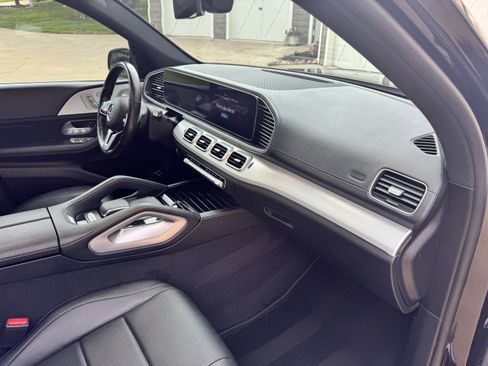 Used 2022 Mercedes-Benz GLS 450 4MATIC w/ AMG Line Exterior image 22