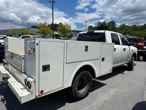 Used 2021 RAM 3500 Tradesman w/ Chrome Appearance Group AWD/4WD image 2