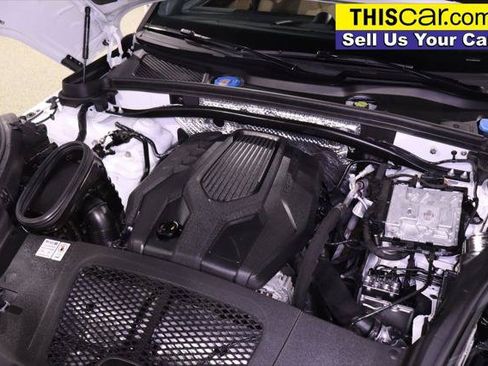 Used 2024 Porsche Macan AWD/4WD image 32