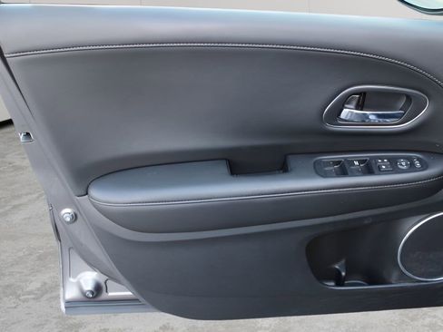 Used 2019 Honda HR-V EX-L image 19