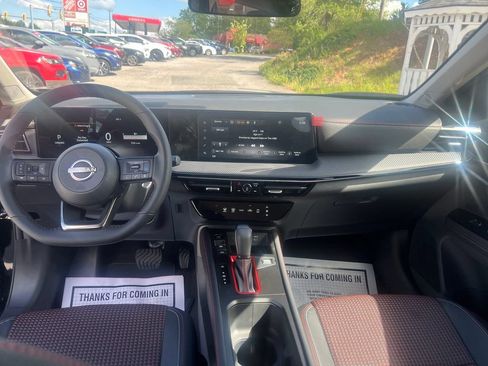 Certified 2025 Nissan Kicks SR AWD/4WD image 14