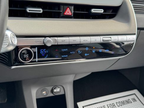 Used 2024 Hyundai Ioniq 5 SE image 25