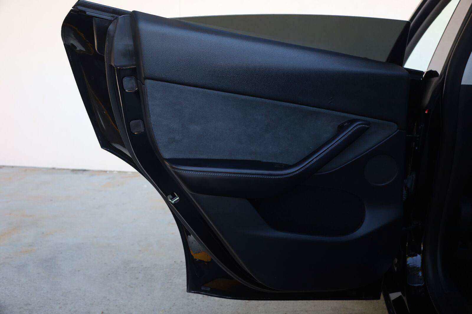 Used 2023 Tesla Model Y Long Range AWD/4WD image 18