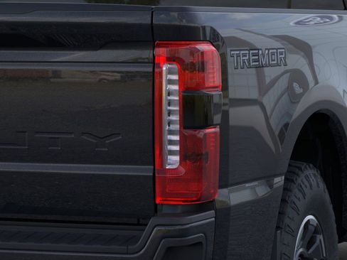 New 2025 Ford F350 Lariat w/ Lariat Ultimate Package image 21