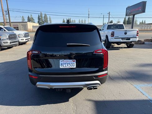 Used 2022 Kia Telluride EX w/ EX Premium Package image 6