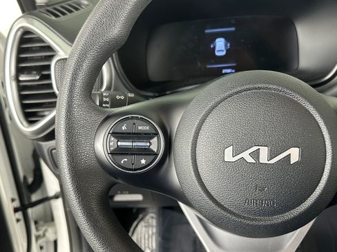 Used 2023 Kia Soul LX w/ LX Technology Package image 38