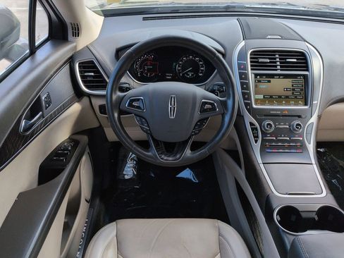 Used 2017 Lincoln MKX Reserve w/ Lincoln MKX Climate Package image 17