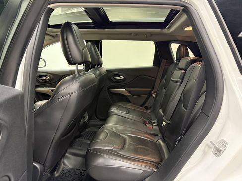 Used 2017 Jeep Cherokee Limited image 20